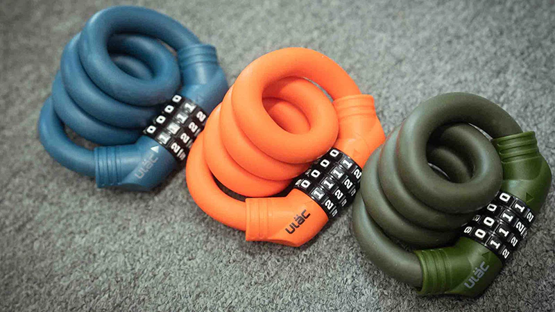 Смотреть видеообзор Велосипедный замок Ulac 1970 Memory Cable Lock Combo Grey