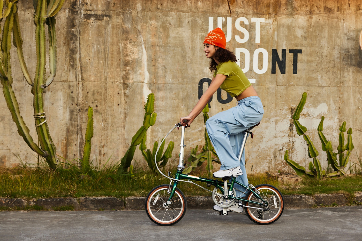 Складной велосипед Dahon Boardwalk D8 20'' White